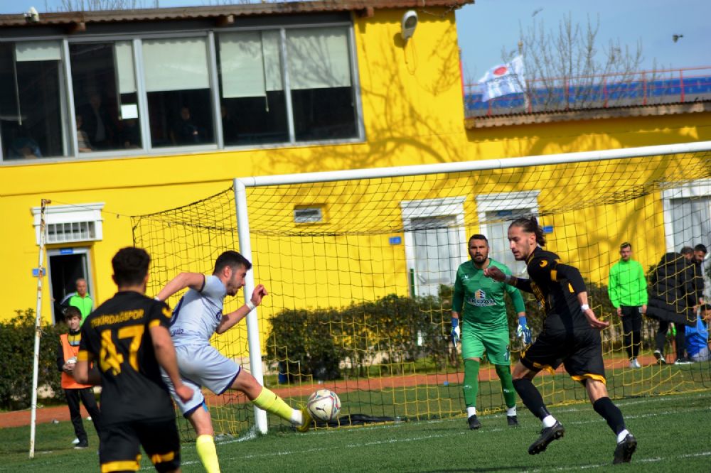 Lider Küçükçekmece Sinop spor'a selam durun 3-0