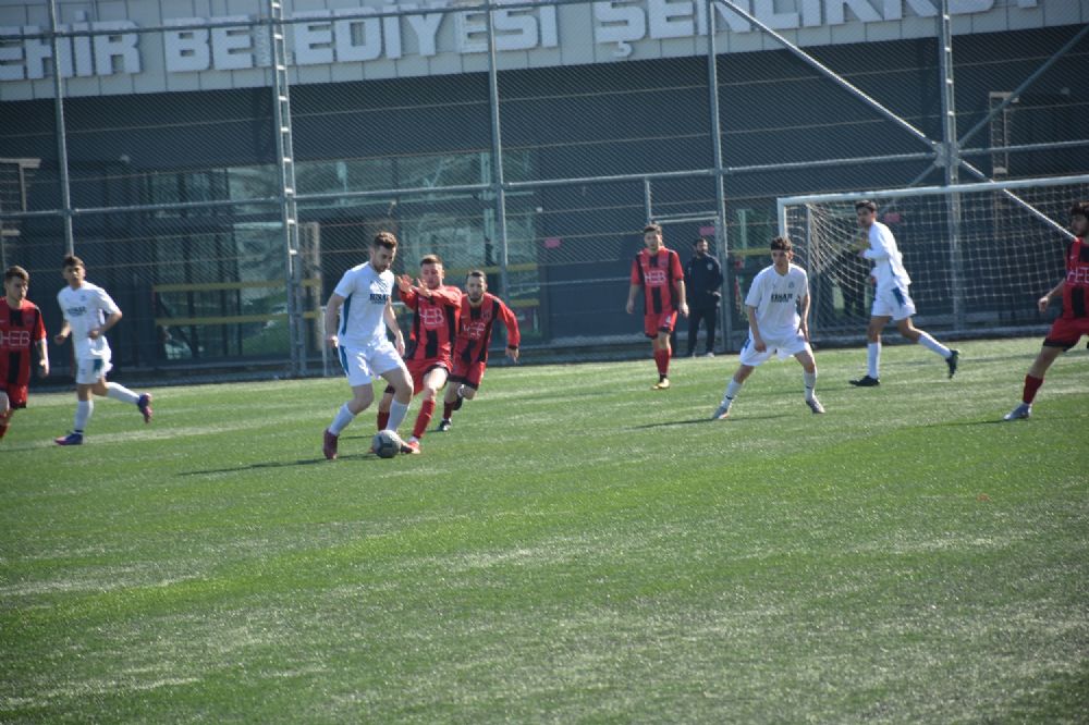 Şenlikköy, Söğütlüçeşme’ye kaybetti 4-3