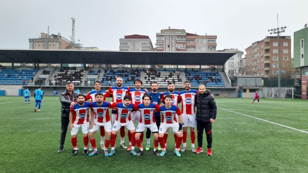 İstanbul Balkanspor fırsatı tepti 2-2