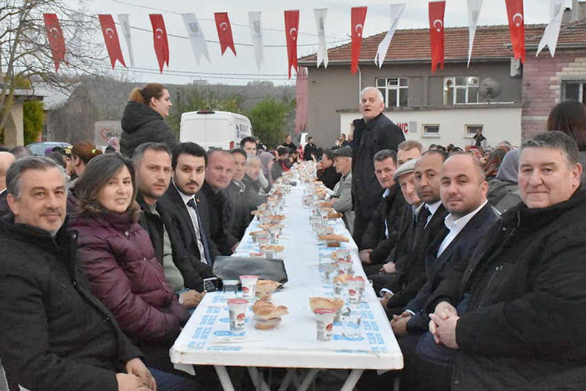 Beyciler ve Çayırdere’de iftar sofraları kuruldu