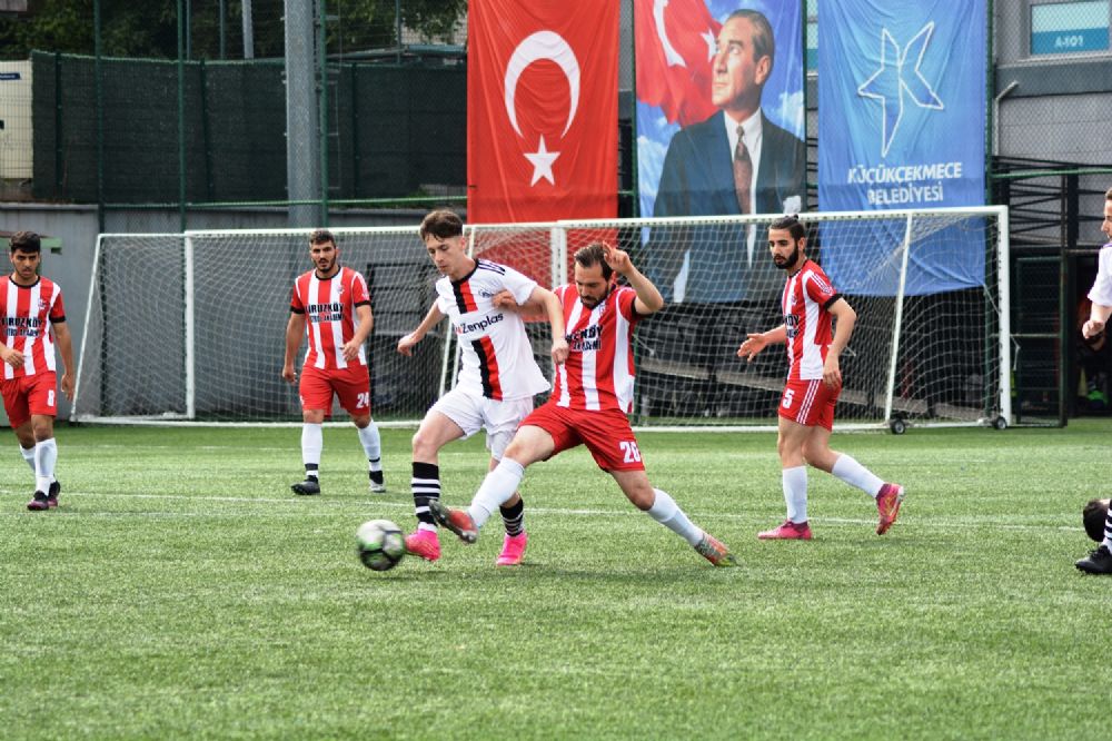 Sultanmuratspor grup liderini 2-1 yendi