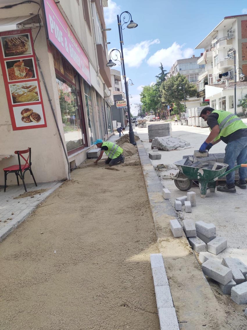 Yol yapımı, bakım ve imalatlar sürüyor