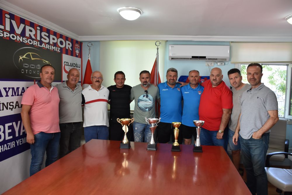 Silivrispor’un şampiyonluk kupaları geldi