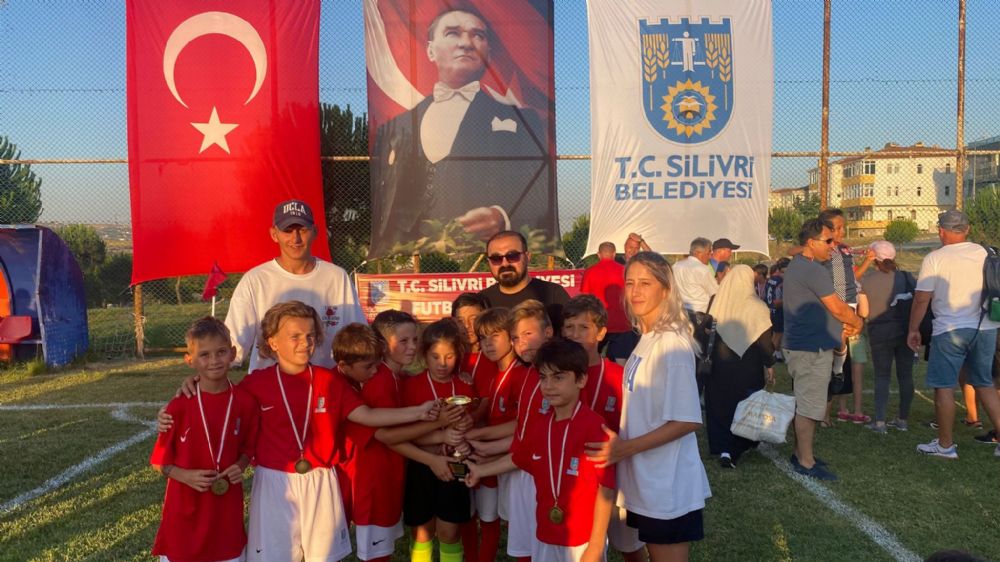 Silivri hem futbola hem de spora doyuyor