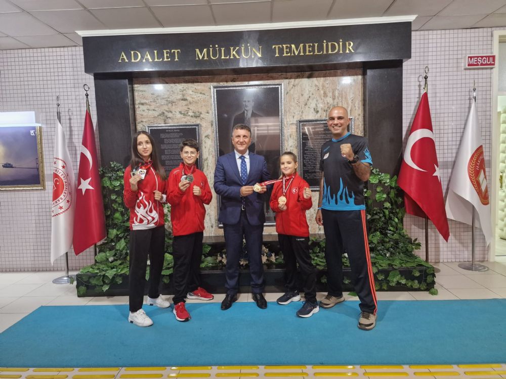 Başsavcı Demir, sporcuları tebrik etti