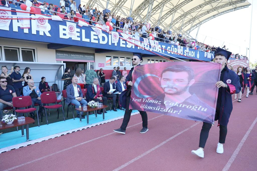 Rumeli Üniversitesi 6. Dönem mezunlarını uğurladı