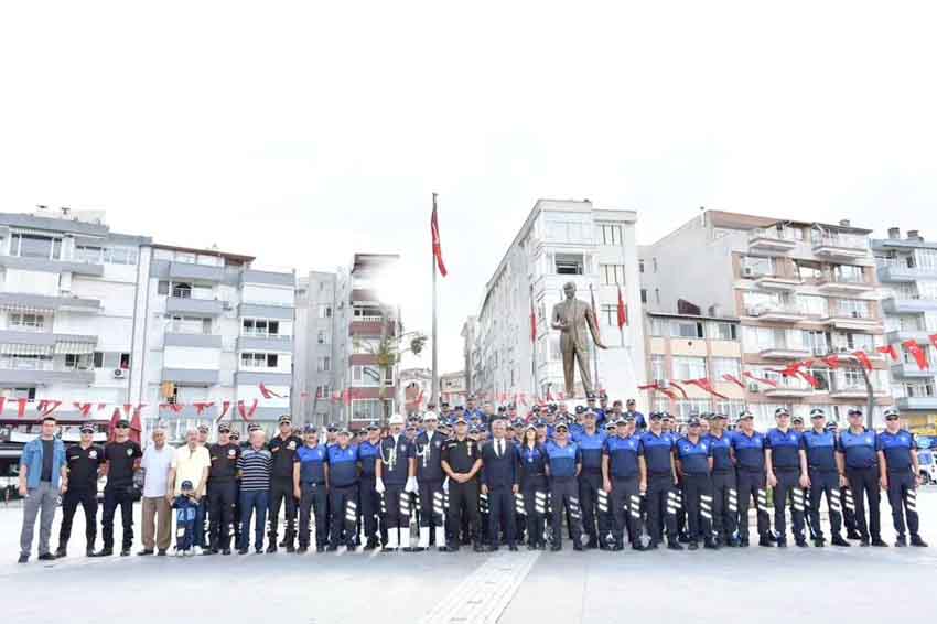 Zabıta Teşkilatı Atatürk Anıtı’na çelenk sundu