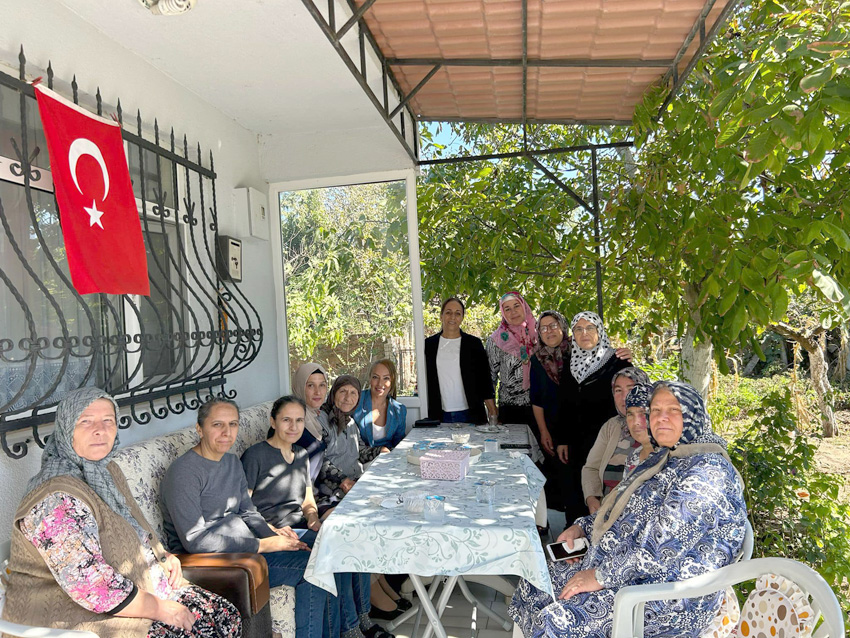 MHP’li Kadınlar Kadıköy’deydi