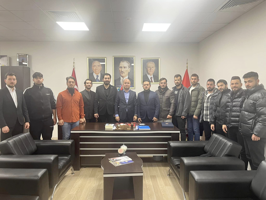 Alperen Ocakları yönetimi MHP’ye katıldı