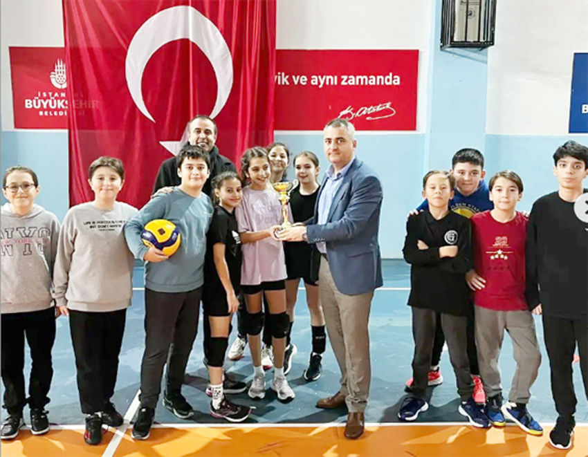 Ertuğrul Gazi Ortaokulu’nda Voleybol Turnuvası