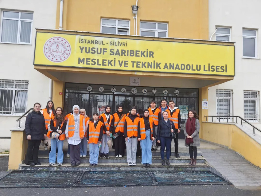 Yunus Emre öğrencileri Sarıbekir Lisesi’ni gezdi