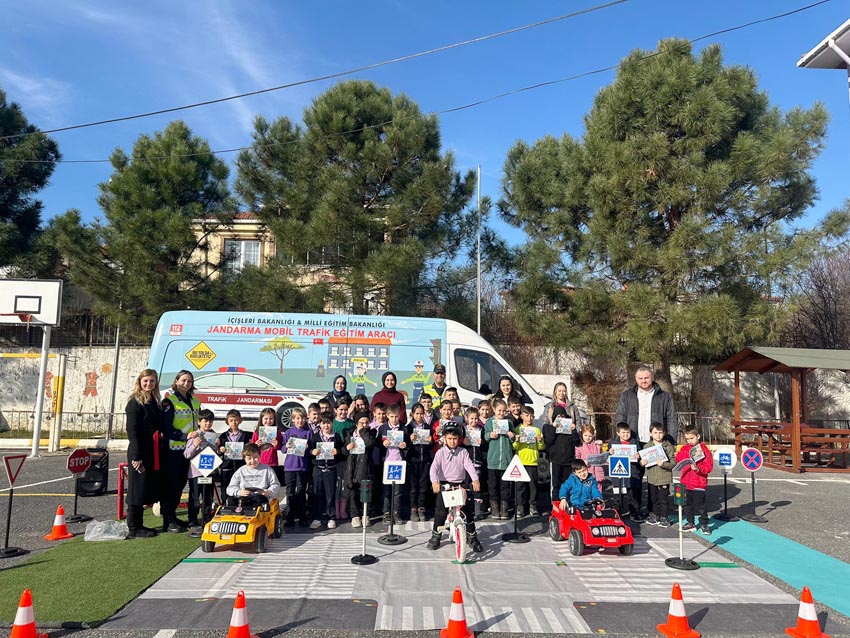 Danamandıralı öğrenciler Trafik Eğitimi aldı