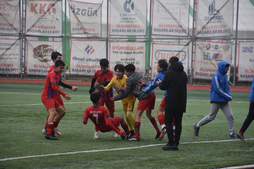 Silivrispor U-14’ler bir harikaydı 2-1