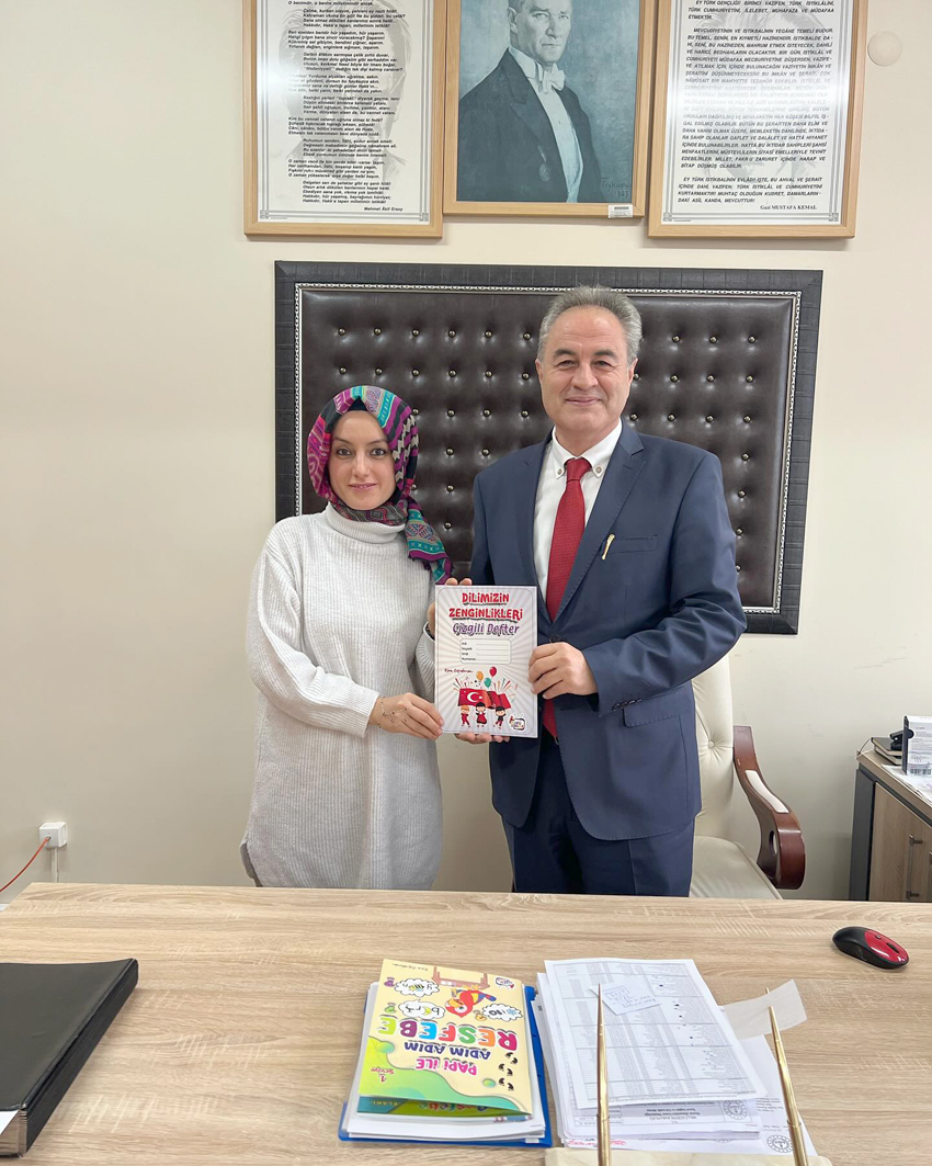 Öğretmen Esra Sarıahmet’ten 1. Sınıflara kitap