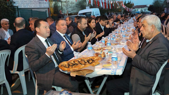 Belediyenin gönül sofraları Sanayide kuruldu