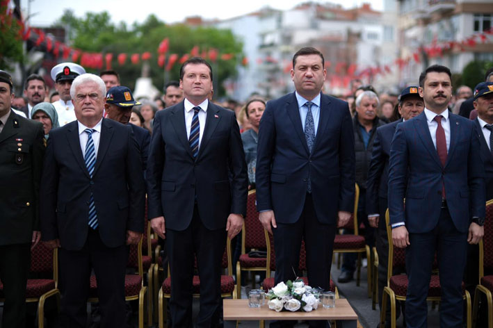 “Bir ülkenin geleceği, o ülkenin gençlerine bağlıdır”