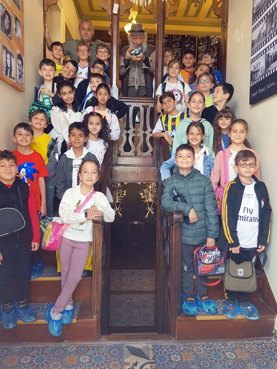 Gazi İlkokulu öğrencileri, Yeşilçam Sergi Evinde sanatla buluştu