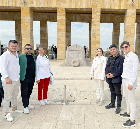 Anıtkabir’i ziyaret ettiler