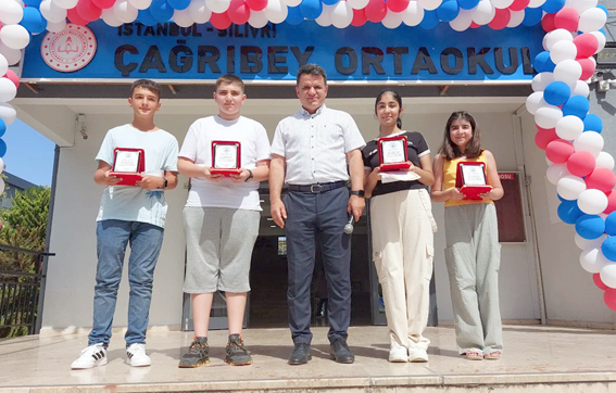 Karne Töreninde Başarılı Öğrenciler ödüllendirildi