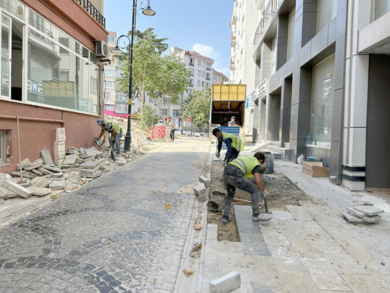 Yol bakım ve onarım çalışmaları sürüyor