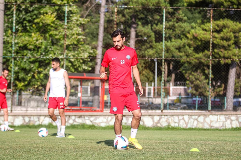 İshaklıspor Trabzonspor'dan Emir Uzun ile anlaştı