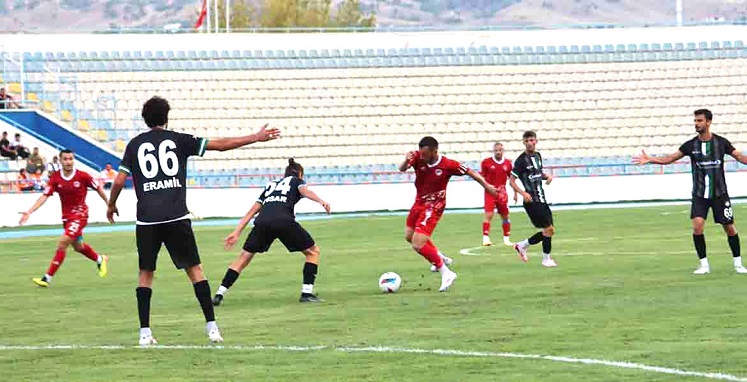 Tepecik sert kayaya çarptı 3-1