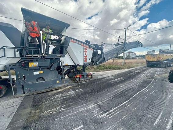 Silivri’de yol çalışmaları aralıksız devam ediyor