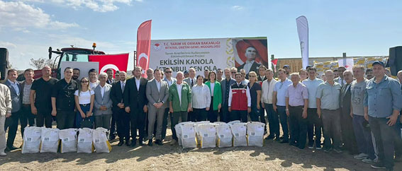 Silivri’de çiftçilere 570 torba Kanola tohumu dağıtıldı