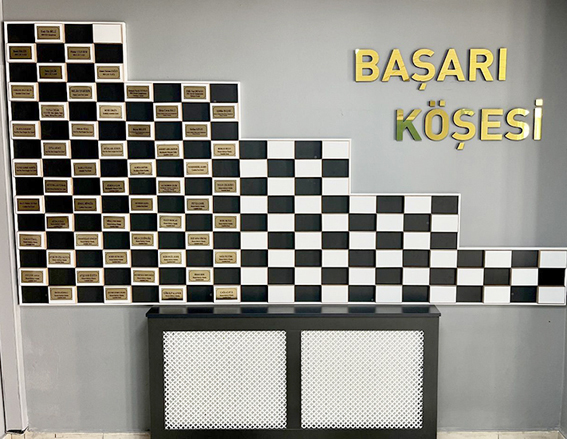 Başarı Köşesi ile öğrenciler motive ediliyor