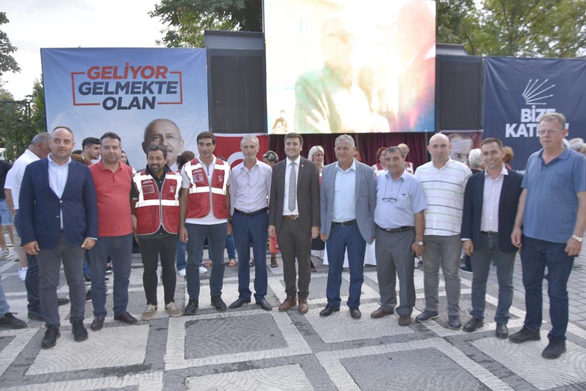 muhtarlar seçim standını ziyaret ederek kolaylıklar diledi